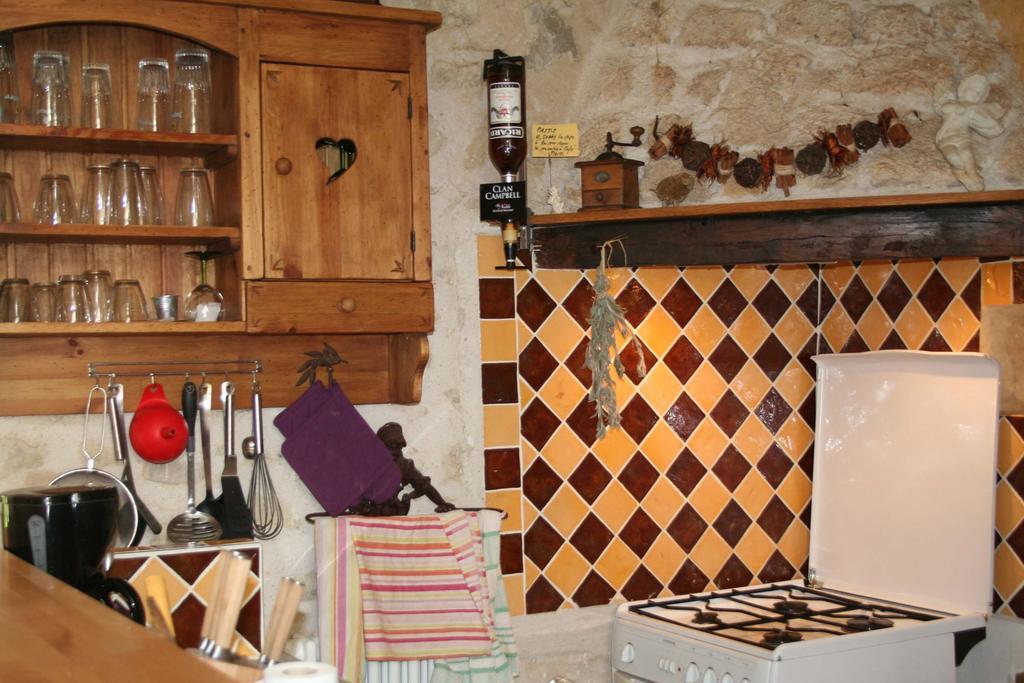 Chambre D'Hotes La Romarine Barnave Exterior photo