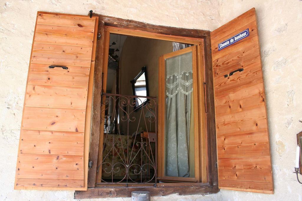 Chambre D'Hotes La Romarine Barnave Exterior photo